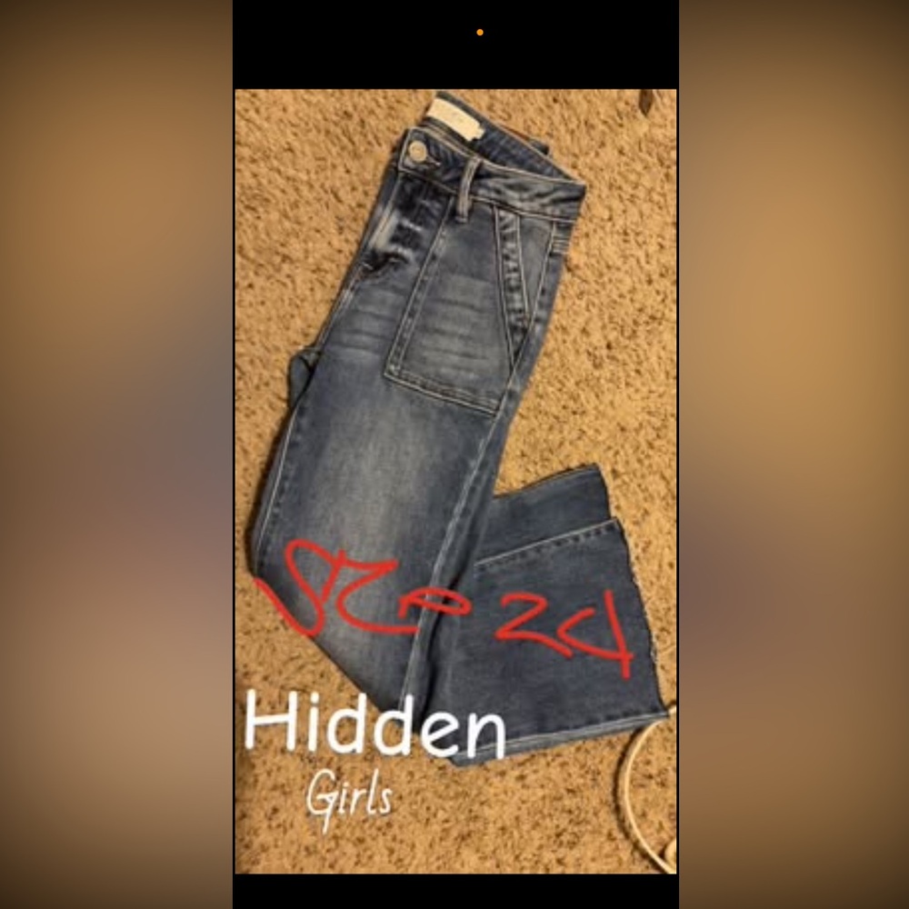 Barely worn very cute hidden jeans for her